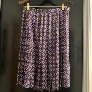 Lovely 100% silk Chanel mania skirt